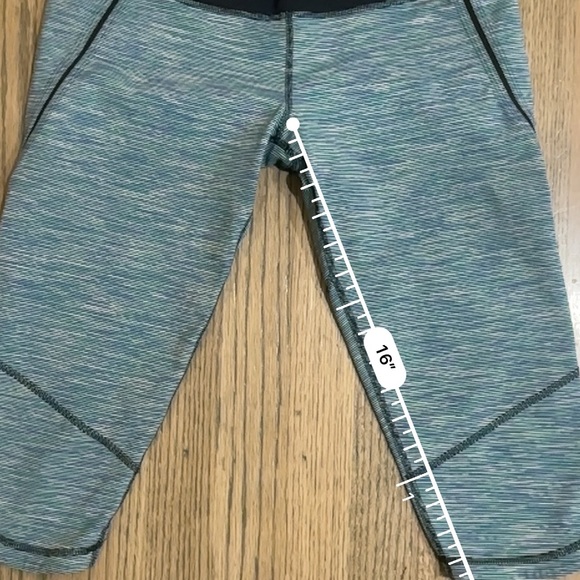 Lululemon Super Cropped Green Black Striped Leggings-Size 8 - Picture 3 of 5